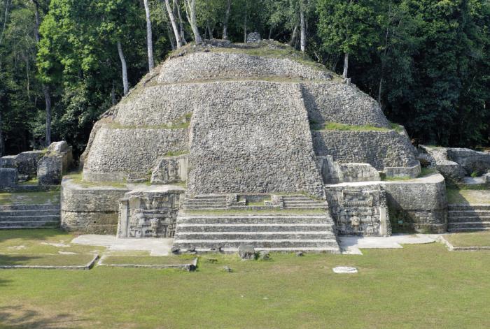 Attraits touristiques au Les Caraîbes : Les Ruines Maya, Belize