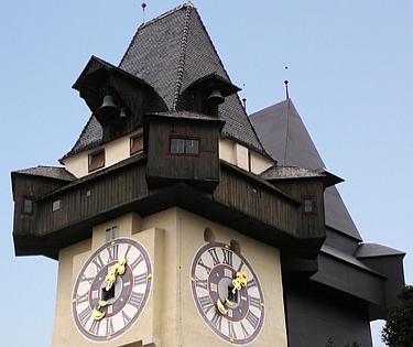 Attraits touristiques en Autriche : Schlossberg Graz et la tour de l'horloge de Graz with the Clock Tower
